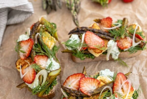 Brochette d'asperges et fraises